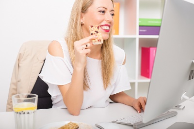eat a healthy snack tips to de-stress at work