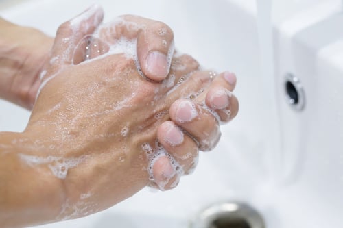We wash hands. Мыло для рук. Мытье рук с мылом. Мыть руки. Помыть руки гигиеническим способом.